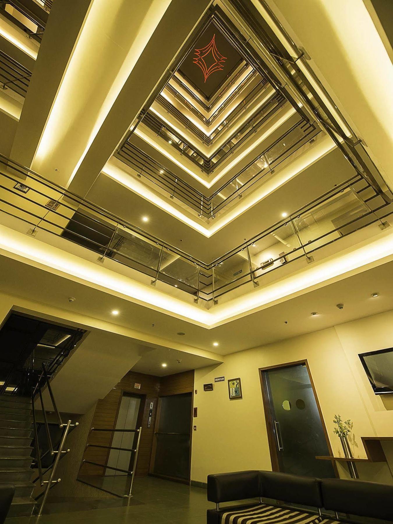 Capital O 16165 Cartier Hotell Bangalore Eksteriør bilde